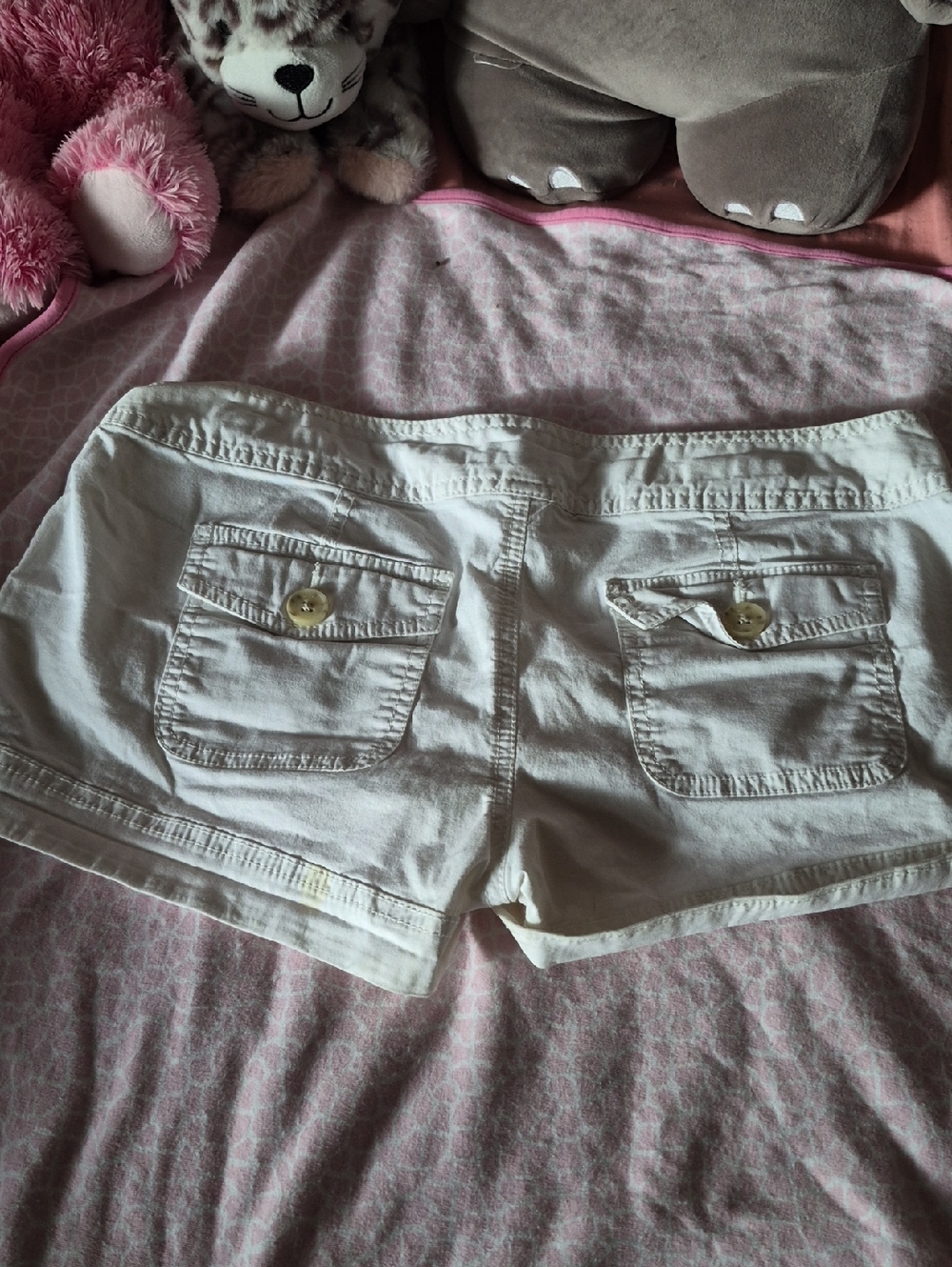 adorable vintage 2000s chic white minishorts